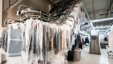 40 yılda ceket ve montların cebinde 400 bin liralık para ve altın buldu