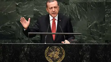 Erdoğan Sisi'nin masasına oturmadı