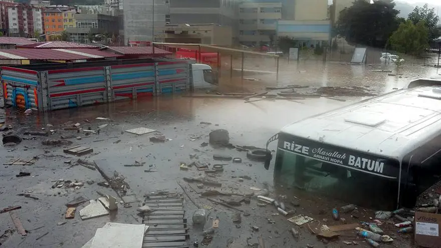 Artvin'de sel faciası: 7 kişi hayatını kaybetti 7