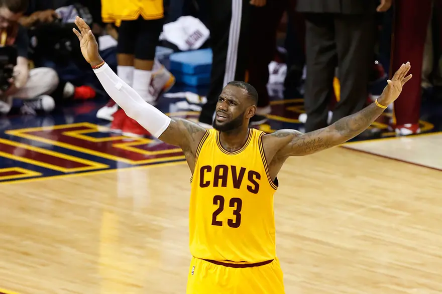 Cavaliers öne geçti , LeBron rekor kırdı 2