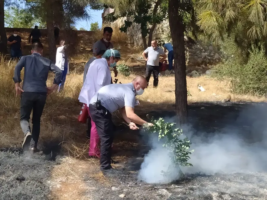 Hastane bahçesinde yangın paniği 6 Hastane bahçesinde yangın paniği 6