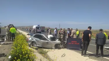 Bayram tatili yolunda feci kaza: Bir aile yok oldu