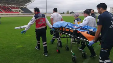 Temizlediği silahın ateş alması sonucu yaralandı