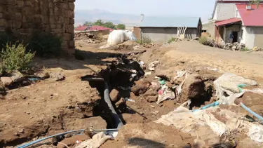 Bitlis'te selin etkilediği köyde hasar tespit çalışması başlatıldı