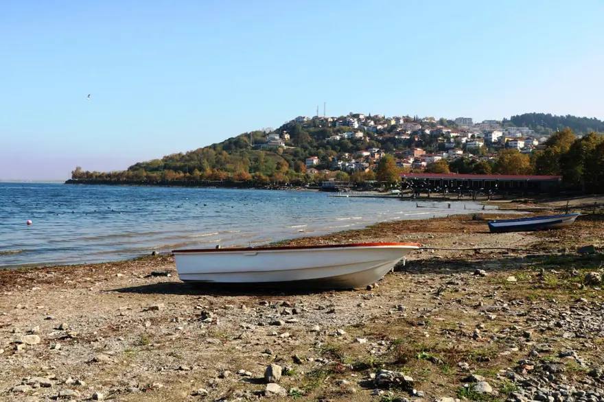 Sapanca Gölü'nde su seviyesi kritik noktaya doğru düşüyor 5