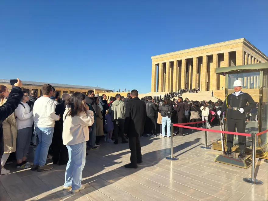 Anıtkabir'de 10 Kasım öncesi ziyaretçi yoğunluğu 2