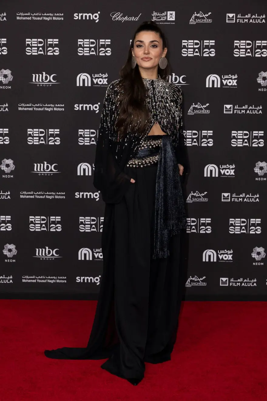 Kızıldeniz Film Festivali'ne Hollywood yıldızları akın etti: Meryem Uzerli ile Will Smith'in buluşması gündem oldu 4 Kızıldeniz Film Festivali'ne Hollywood yıldızları akın etti: Meryem Uzerli ile Will Smith'in buluşması gündem oldu 4