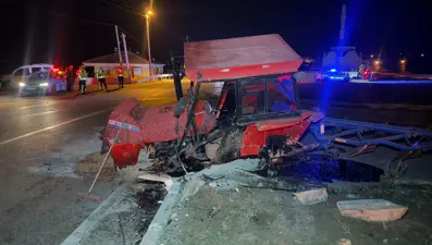 Tokat'ta otomobil traktöre çarptı: 5 yaralı