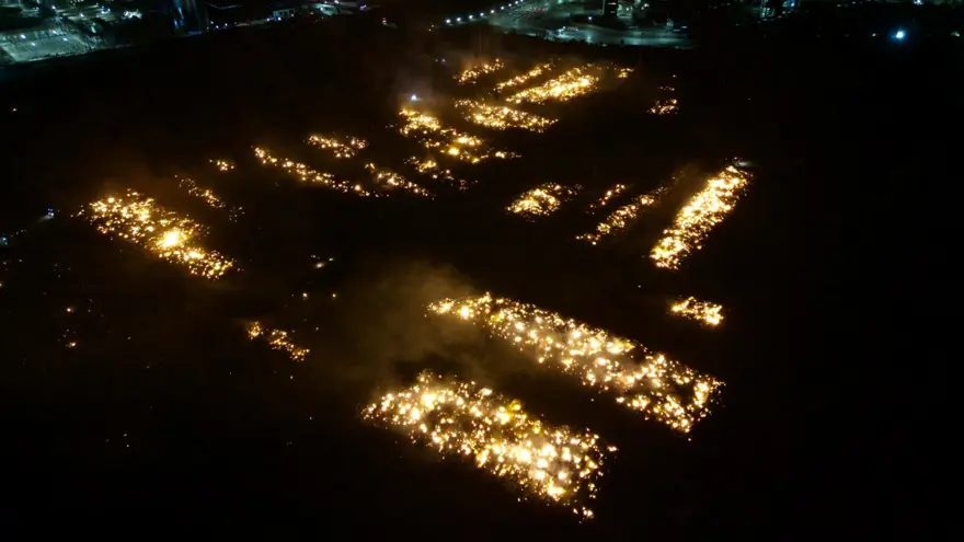 5 gündür yanan Söke'deki kağıt fabrikası kısmen kontrol altında 5 gündür yanan Söke'deki kağıt fabrikası kısmen kontrol altında
