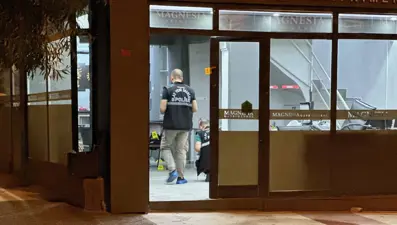 Emlakçıda silahlı çatışma: Bir ölü, üç yaralı