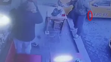 Sarhoş müşteri taksinin tekerlerini patlattı