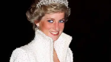 BBC, 1995'te Prenses Diana'nın röportaj vermesi için kandırıldığı iddialarını soruşturacak