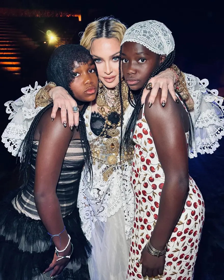 Pop müziğin ikonik ismi Madonna 66 yaşında 4