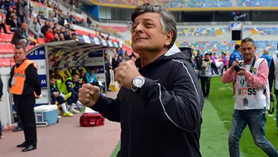 Biri bizim hocaları durdursun!.. (Avrupa'nın en çok takım çalıştıran hocaları Türkiye'de)