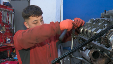 Kendi bayramlarında çalışan çocuklar