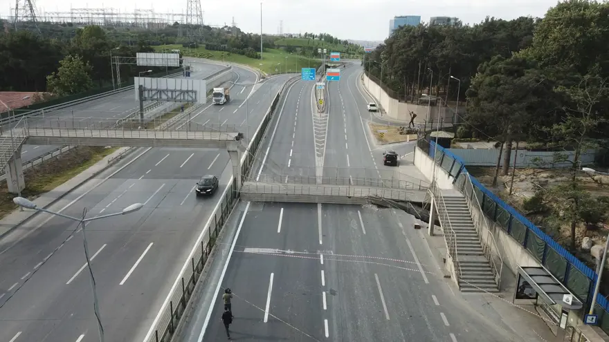 Eyüpsultan'da üst geçit çöktü 2 Eyüpsultan'da üst geçit çöktü 2