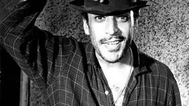 Sadri Alışık mezarı başında anıldı (Klasik otomobilleri de getirildi)