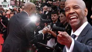 Kırmızı halıda hararetli tartışma | Denzel Washington çileden çıktı Kırmızı halıda hararetli tartışma | Denzel Washington çileden çıktı