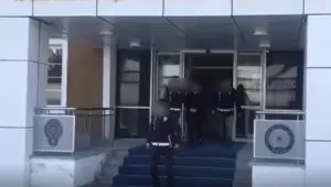 2,5 yaşındaki bebeğe şiddet uygulayan anne ve erkek arkadaşı tutuklandı