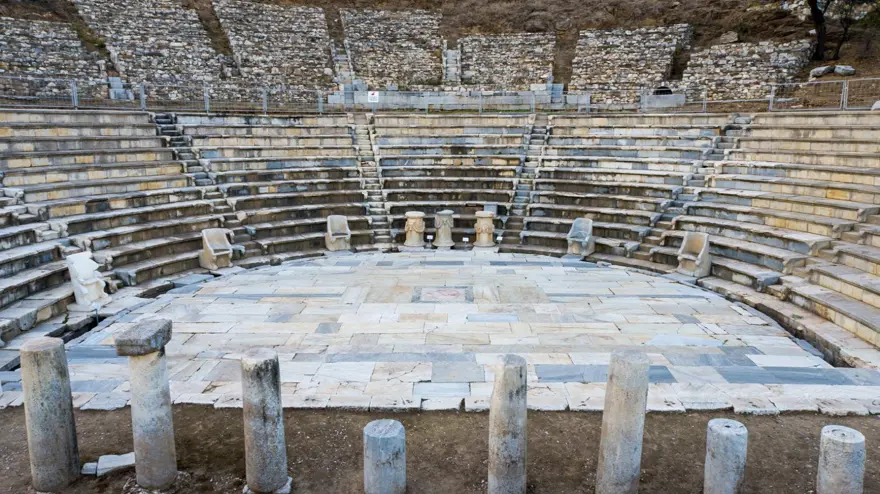 Metropolis Antik Kenti kazıları yeniden başladı 6 Metropolis Antik Kenti kazıları yeniden başladı 6