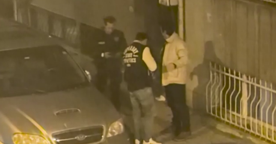 Teşvikiye Mahallesi'nde alarm. Kamyon uyuşturucuya perde oldu "Zombi gibi trans haldeler" 4 Teşvikiye Mahallesi'nde alarm. Kamyon uyuşturucuya perde oldu "Zombi gibi trans haldeler" 4