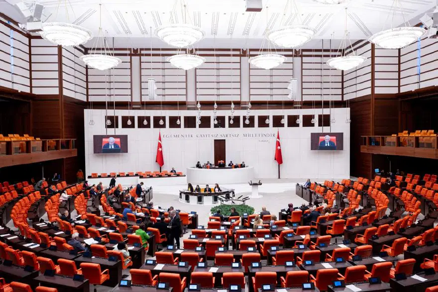 Terörsüz Türkiye teklifi komisyonda kabul edildi. 18 saat sürdü, milletvekilleri arasında tansiyon yükseldi 12