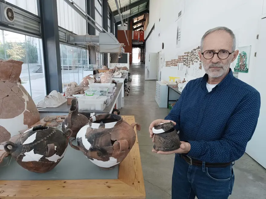 İZMİR'İN GEÇMİŞİNE IŞIK TUTUYOR 2