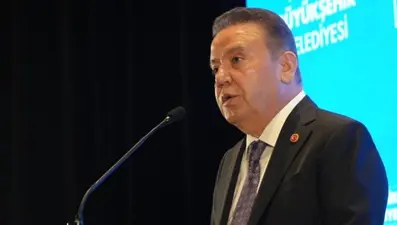 Muhittin Böcek hastaneye kaldırıldı