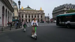 Paris'te elektrikli scooter referandumu
