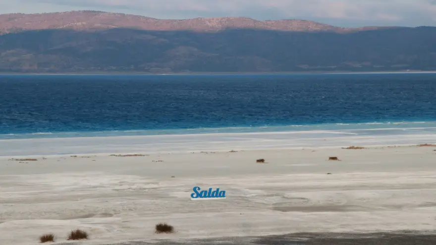 Salda Gölü'nde kuraklık alarmı: Sular 30 metre çekildi 10