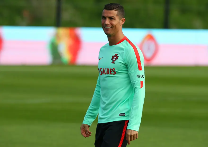 Cristiano Ronaldo’ya taşıyıcı anne eleştirisi: Suçlu Ronaldo’nun annesi 5 Cristiano Ronaldo’ya taşıyıcı anne eleştirisi: Suçlu Ronaldo’nun annesi 5
