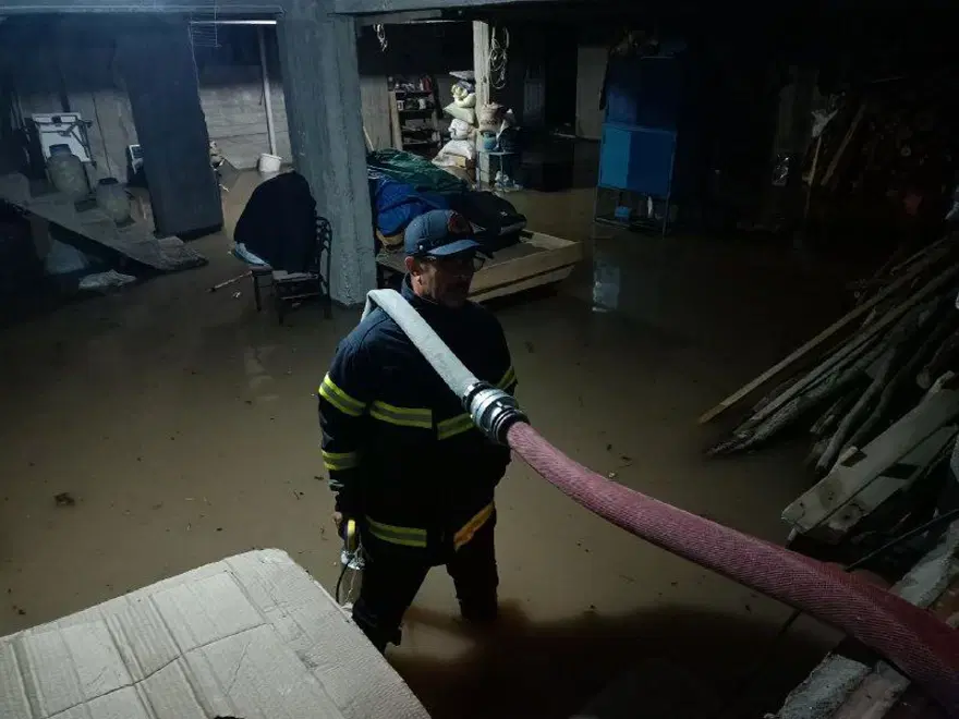Sağanak birçok kentte hayatı felç etti 4