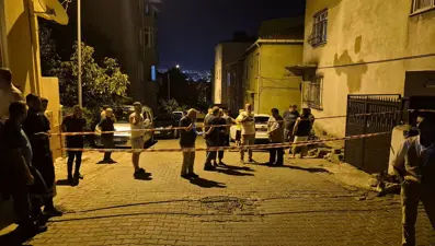 Duvarlar çatırdadı 2 bina boşaltıldı