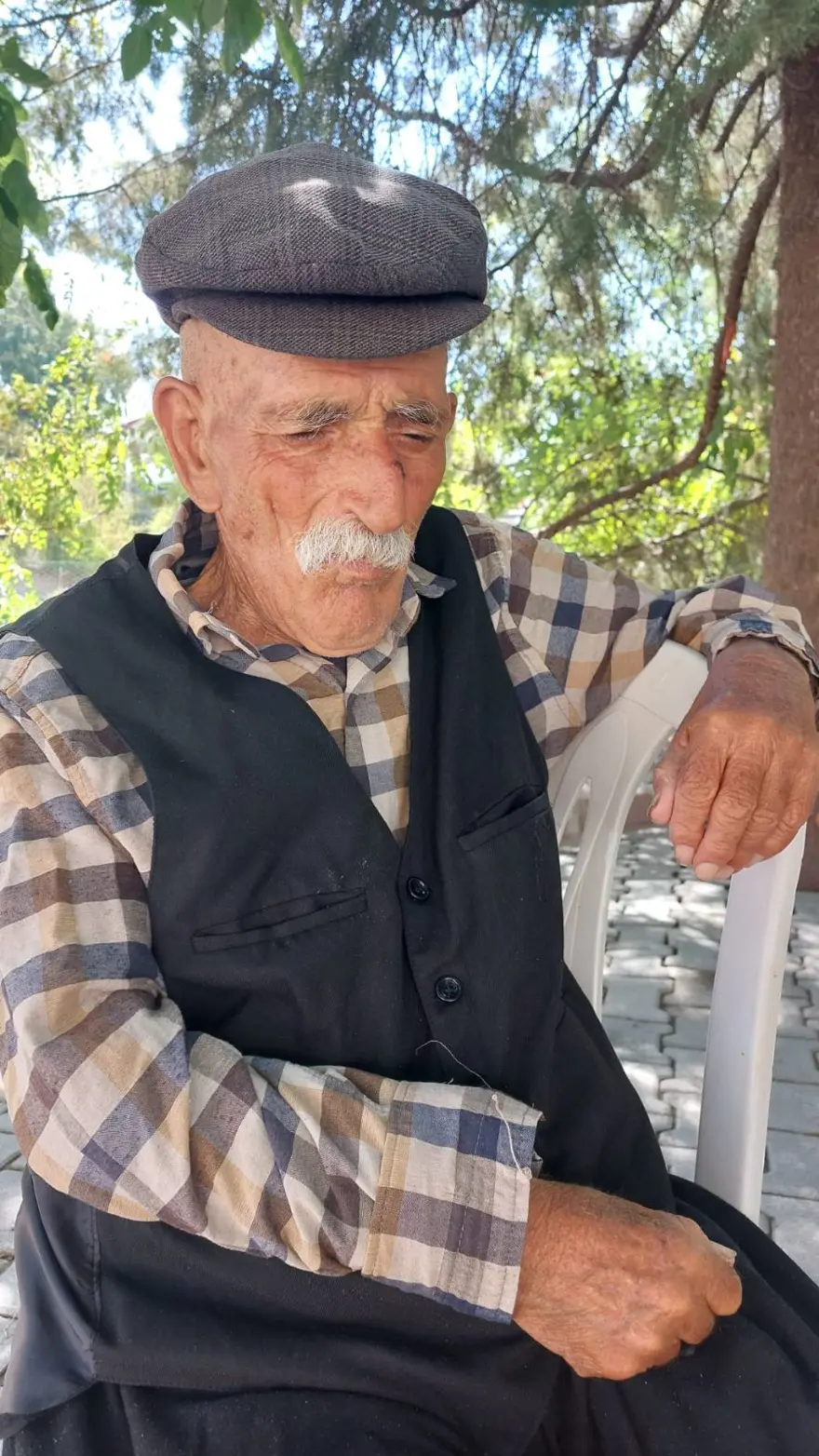 "UZAK BİR YERE GİTTİ DİYE DÜŞÜNÜYORUZ" 6