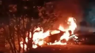 Bursa'da ciple kafa kafaya çarpışan otomobil alev aldı