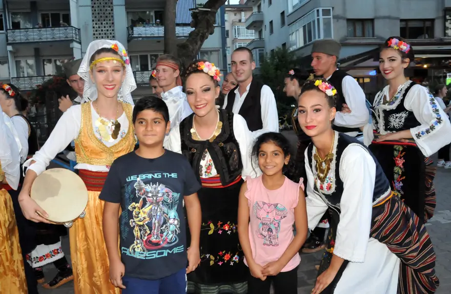 Halk Dansları Festivali'nde renkli görüntüler 5