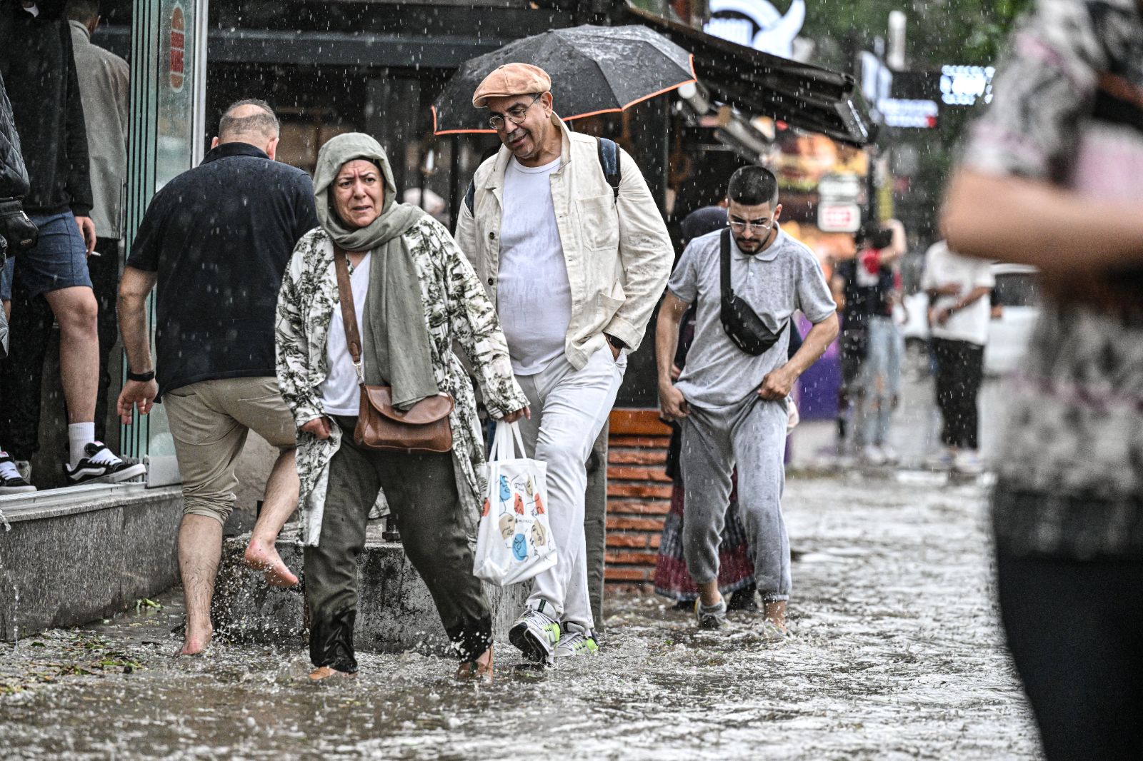 5 il için sarı kodlu uyarı: Çok kuvvetli sağanak 02.00’de başlayacak,akşam 20.00’ye kadar sürecek