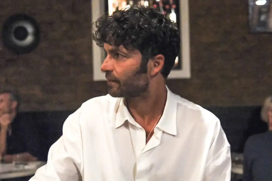 Burak Özçivit'ten yeni imaj: Tatil başlar  (Ünlülerin değişimi) 53