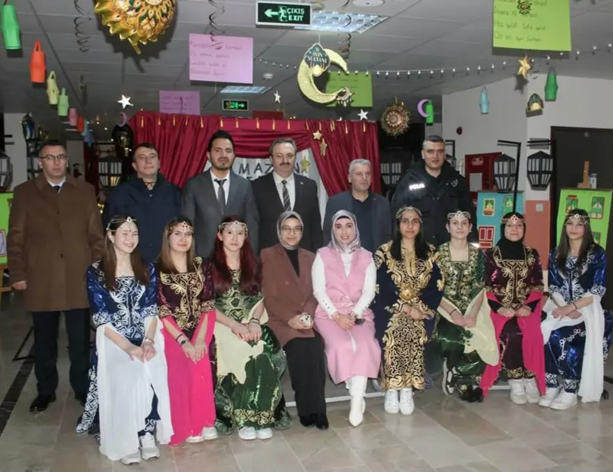 "BİZİ ÇOK NEŞELENDİRDİ" 3 "BİZİ ÇOK NEŞELENDİRDİ" 3