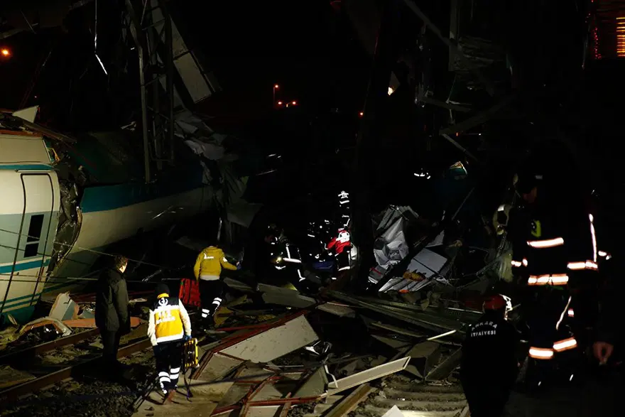 Ankara'da tren kazası: 9 kişi öldü, 84 kişi yaralandı 27