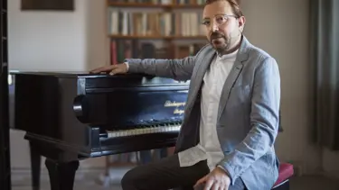 Erdal Kaplanseren 24 yıllık mesleğini bırakıp müzik albümü çıkardı