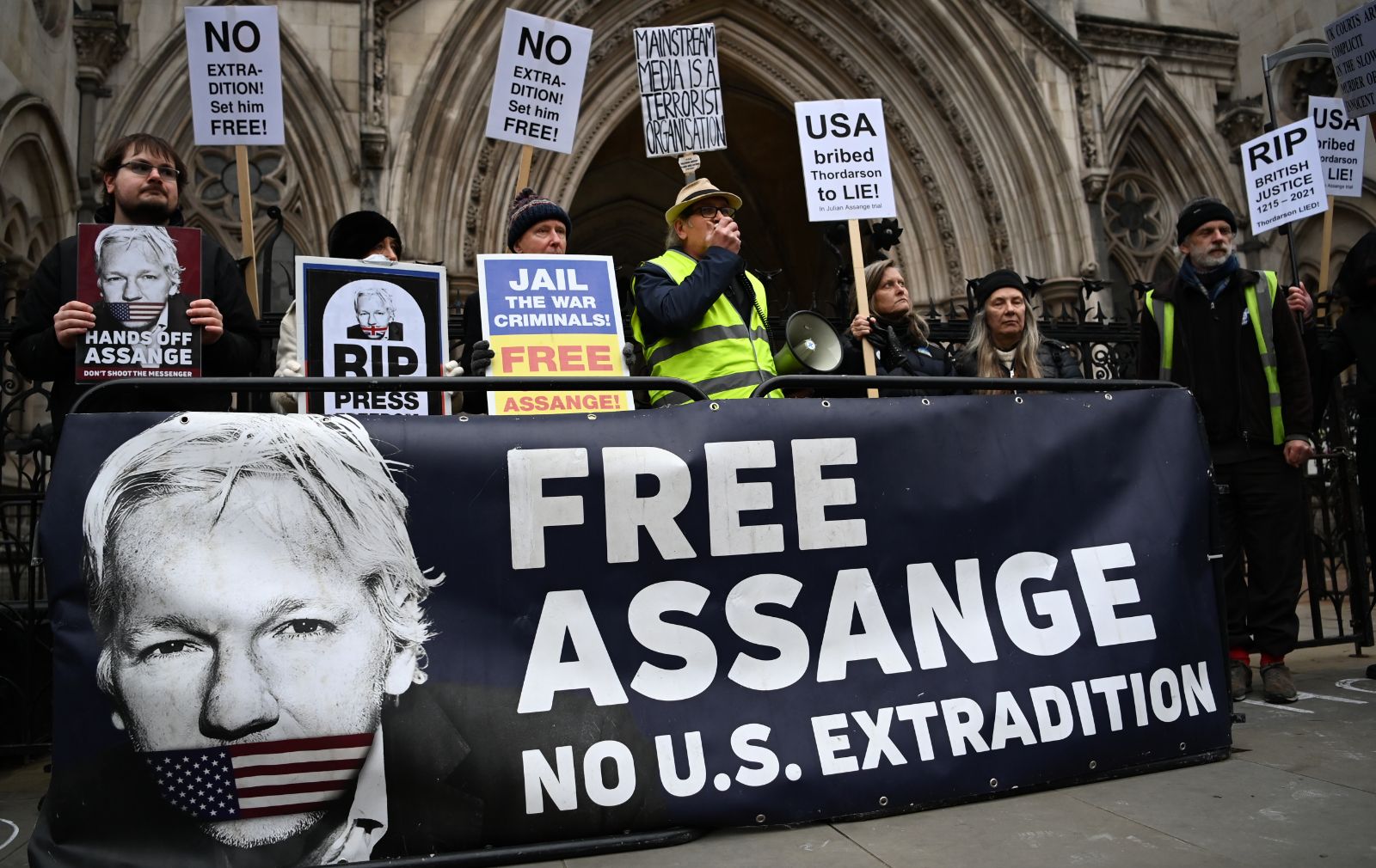 WikiLeaks'in kurucusu Assange'ın, ABD'ye iade edilme kararına itirazı reddedildi