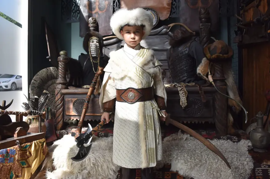 10 bine yakın kostüm yaptı! Tarihi dizi ve filmlerin aranan ismi oldu 9