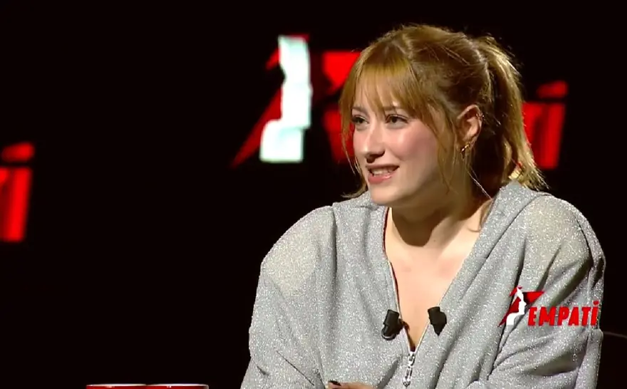 Empati'de Ahmet Mümtaz Taylan'ın konuğu Hazal Kaya: Evlat edinebilirim 