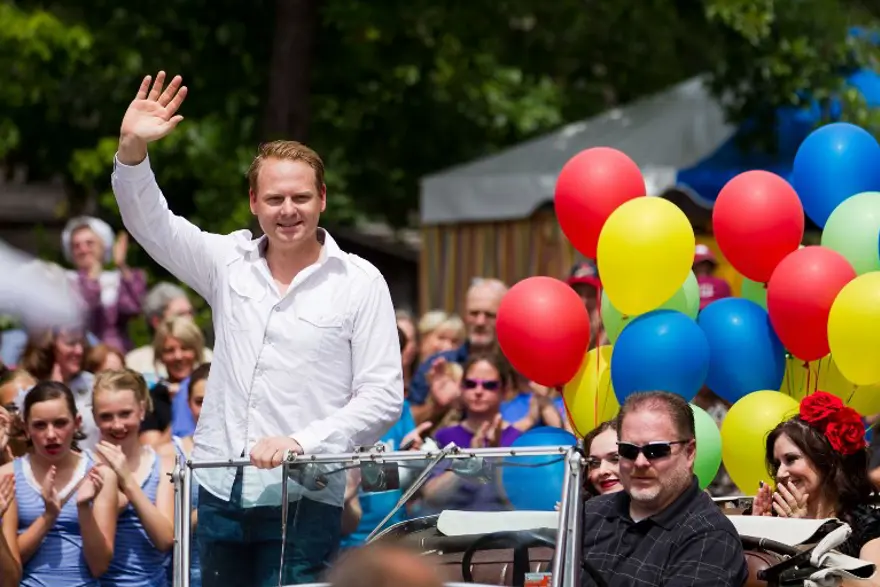 Güvenlik halatı olmadan yürüdü 18 Güvenlik halatı olmadan yürüdü 18
