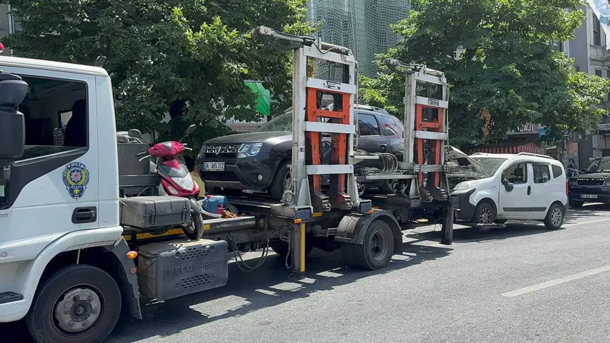 Şişli’de trafiği durduran kaza 2