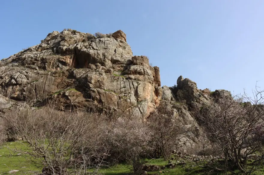 Adıyaman'da Fırat Nehri kıyısında 1800 yıllık askeri gözetleme kulesi tespit edildi 9 Adıyaman'da Fırat Nehri kıyısında 1800 yıllık askeri gözetleme kulesi tespit edildi 9