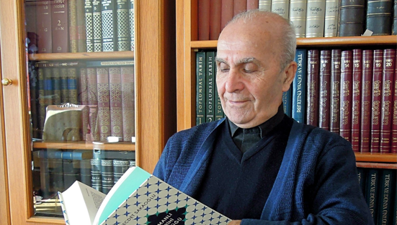 Tarihçi Necdet Sakaoğlu hayatını kaybetti