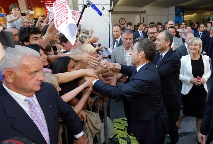 Sarkozy'den gövde gösterisi 6 Sarkozy'den gövde gösterisi 6