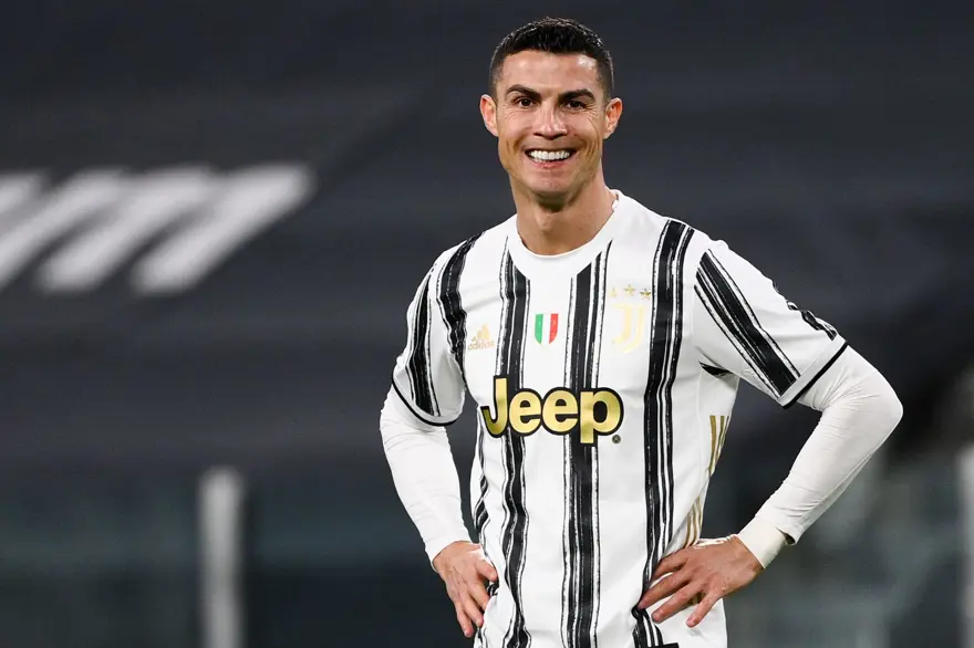 Cristiano Ronaldo yine Bugatti Centodieci ile gündemde 